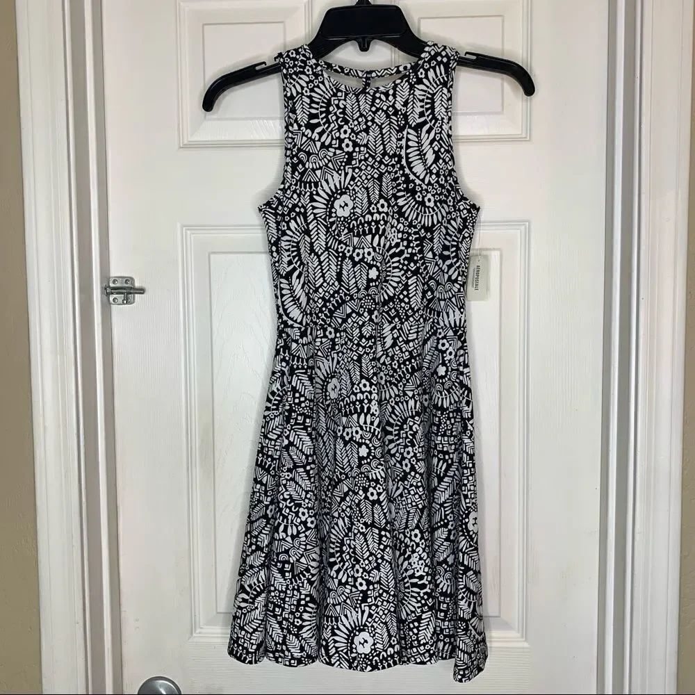 Aeropostale Black and White Sleeveless Dress with Back Cutout Size XS